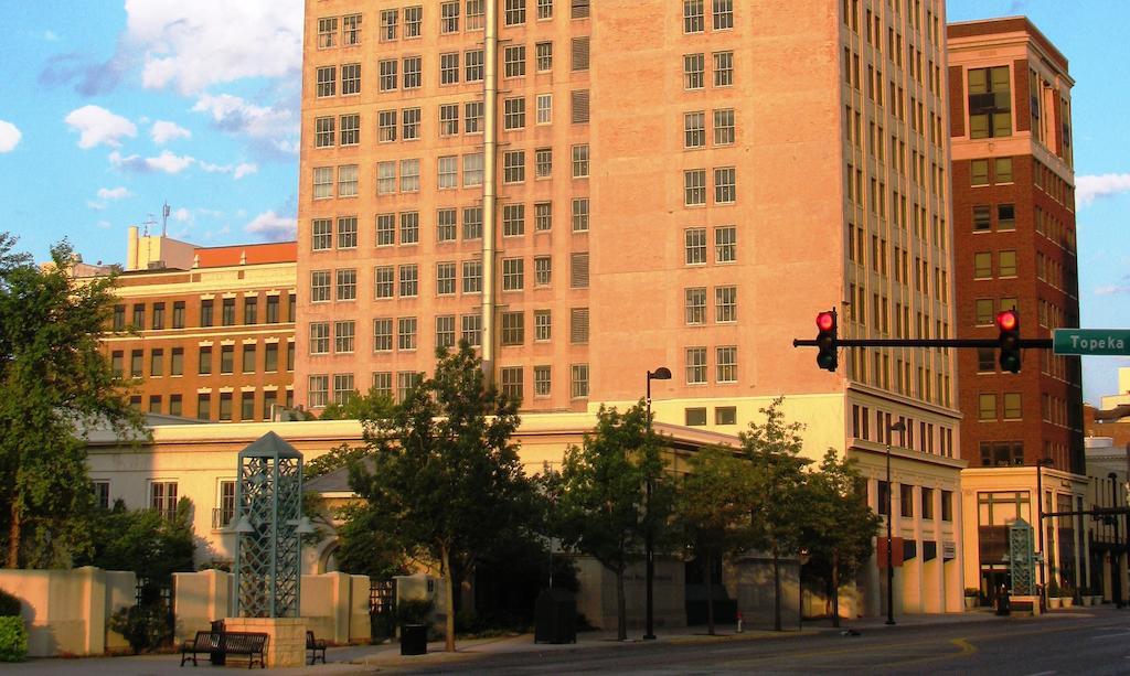 Ambassador Hotel Wichita, Autograph Collection Exterior foto